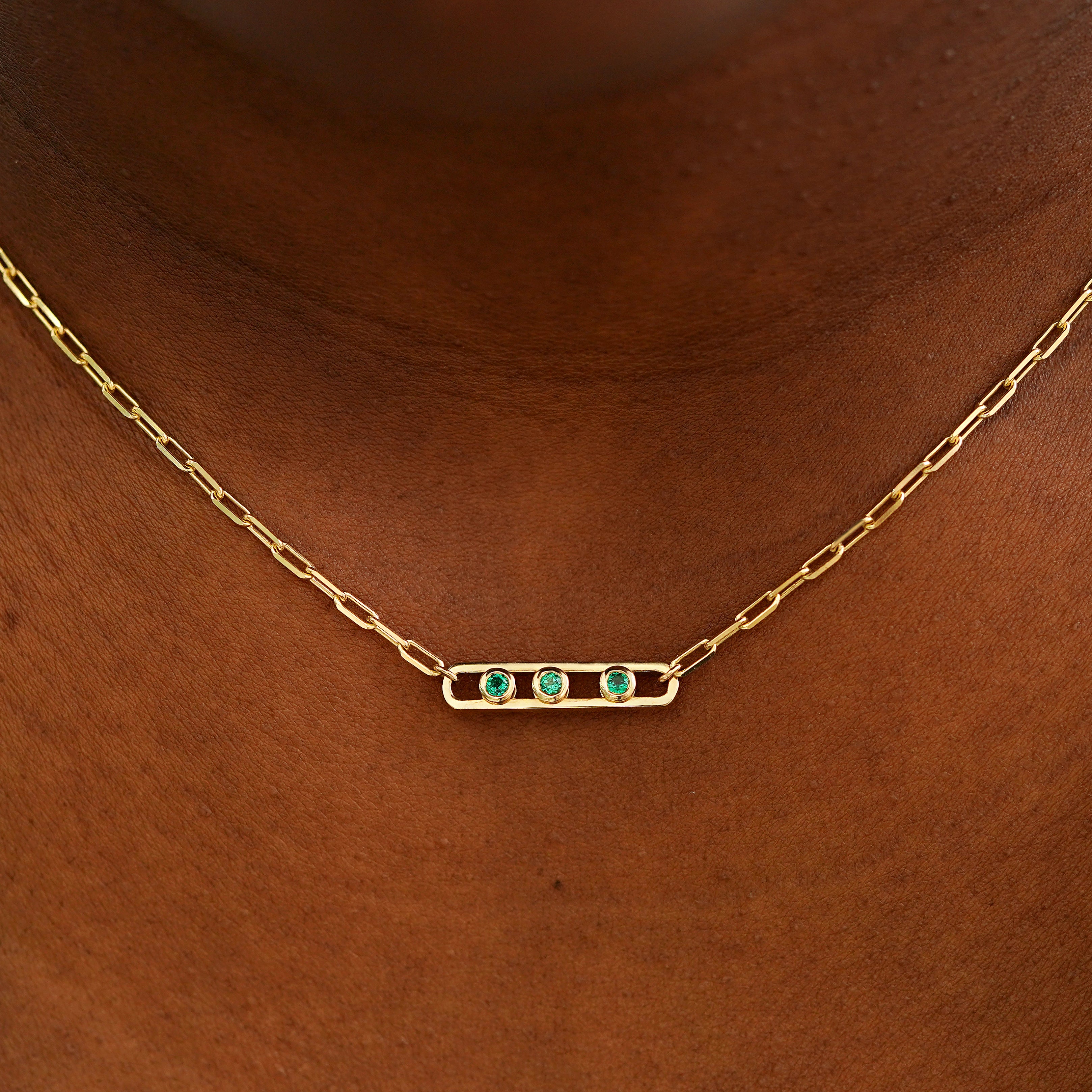 yellow-gold-dancing-gemstone-