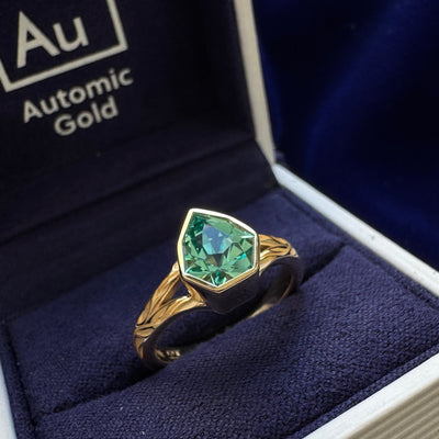 14k Yellow Gold Bezel Set Customers Kite Lab Sapphire on Split Shank Leaves Band Custom Ring Size 6.5