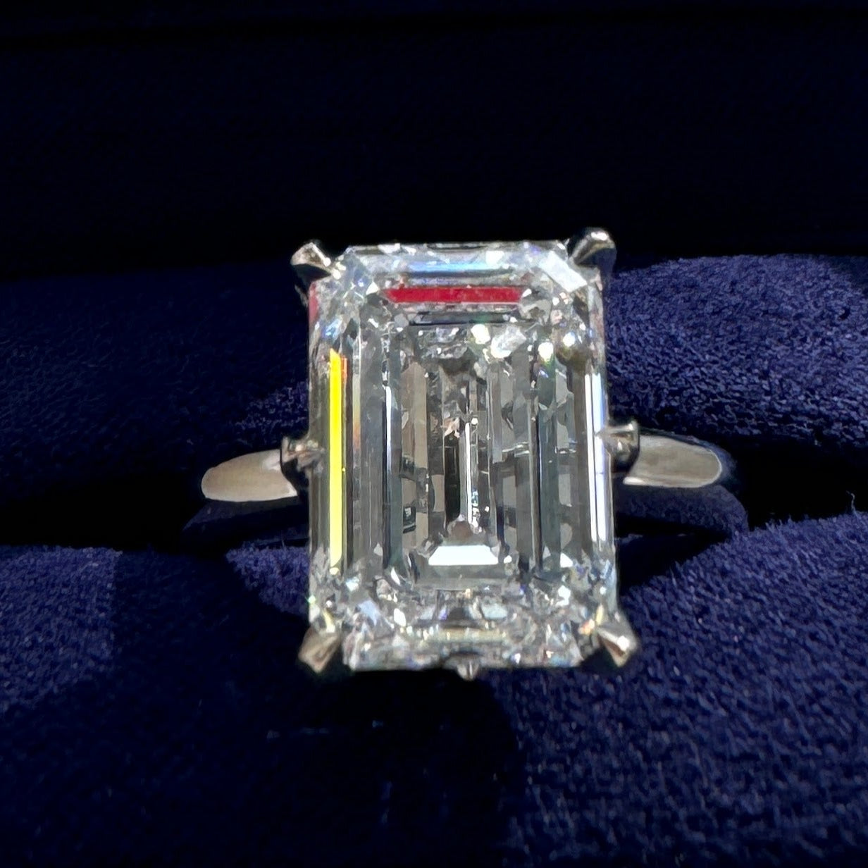 14k White Gold 6-prongs-set 6ct Emerald-cut Lab Diamond on 3mm Curvy Mirror Band Custom Ring, size 6.25