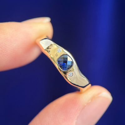 14k Yellow Gold Flush-set 4mm Cushion Blue Lab Sapphire with Flush-set 2pc 1.2mm Lab Diamonds Melted Tapered Band Custom Ring, size 6