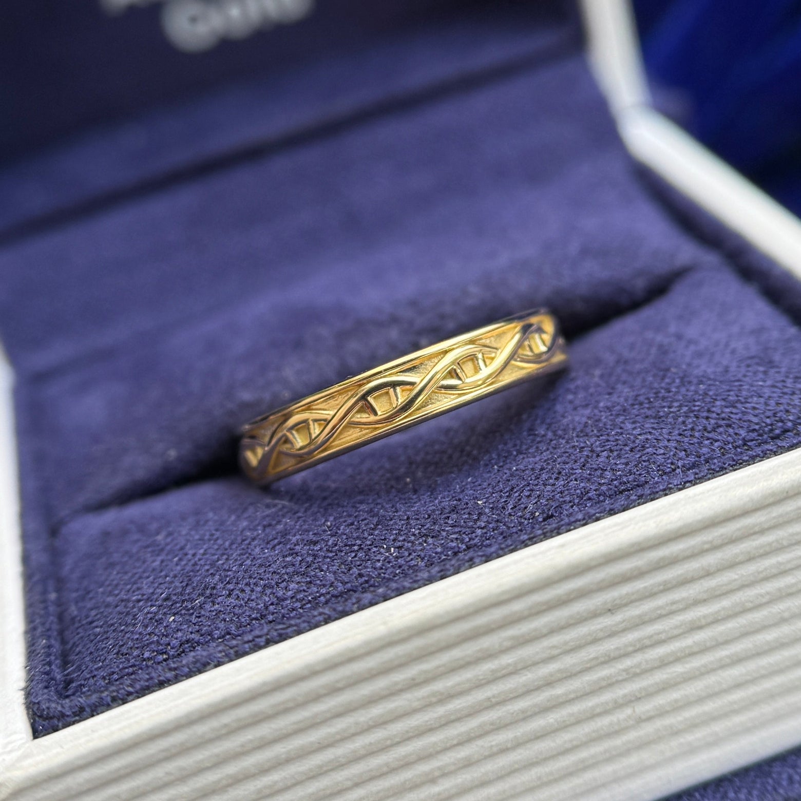 18k Yellow Gold DNA Symbol Embossed All Around 3.5mm Mix Band Custom Ring, Engraved Inside, Size 5.25
