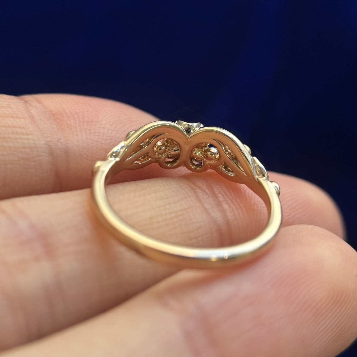 14k Yellow Gold And Lab Diamonds Vintage Inspired Milgrain Filigree Leaves Couples Rings Set, Size 4.75 and 6