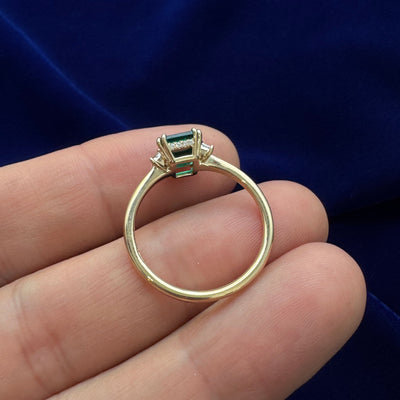 14k Yellow Gold Rounded-double-prongs-set 1.2ct Lab Emerald with 2pc Baguette Lab Diamonds and Lab Diamond Halo on 2mm Mix Mirror Band Custom Ring, Size 8.75