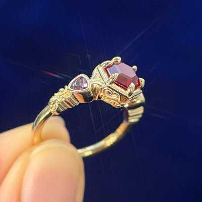 18k Yellow Gold 6mm Hexagonal Lab Ruby with 2pc 3mm Trillion Purple Lab Sapphires Medieval Custom Ring, size 6