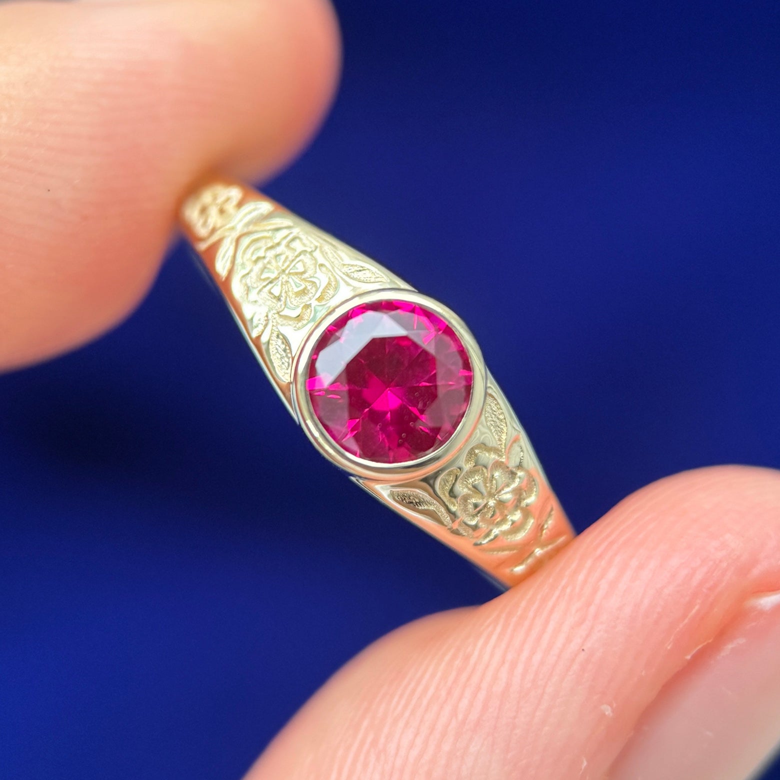 14k Yellow Gold & 6mm Round Rose-cut Moissanite on Poppy flower Filigree Tapered Band Custom Ring, size 10