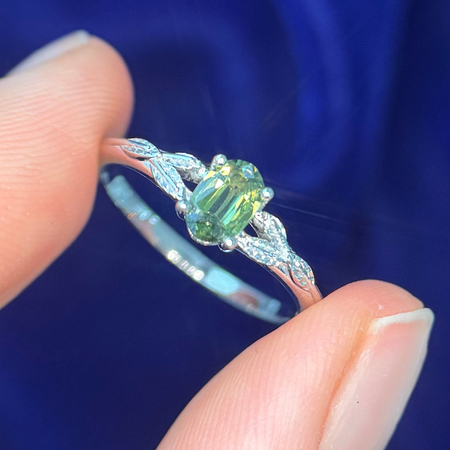 14k White Gold & Low-set 6x4mm Oval Forest Green Sapphire on Fern Leaves Split Band Custom Ring, size 7.5