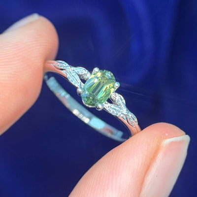 14k White Gold & Low-set 6x4mm Oval Forest Green Sapphire on Fern Leaves Split Band Custom Ring, size 7.5