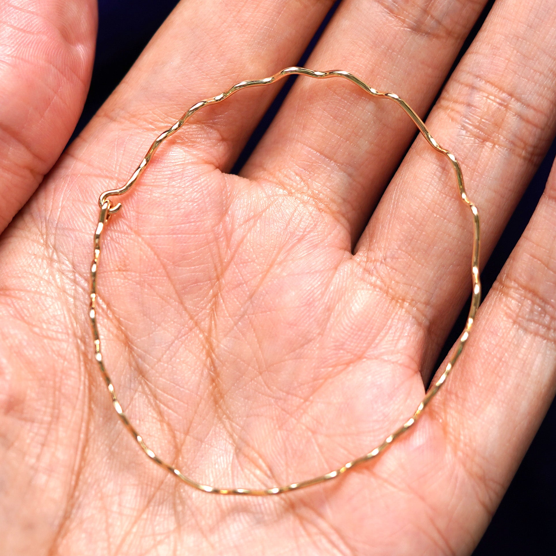 Automic Gold Wave Bangle | Minimalist Sustainable Fine Jewelry