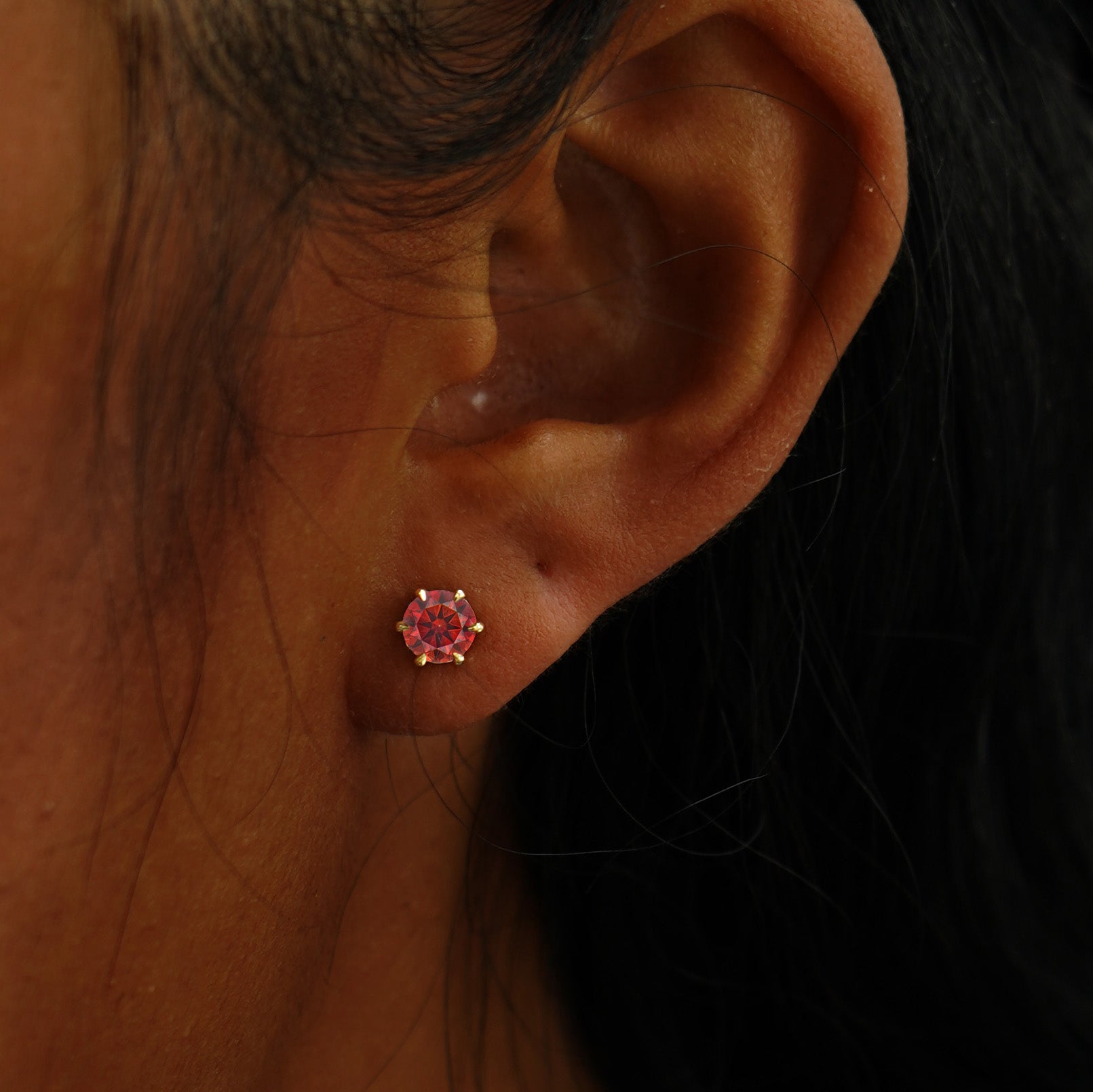 Automic Gold 5mm Moissanite Earring | Sustainable Fine Jewelry