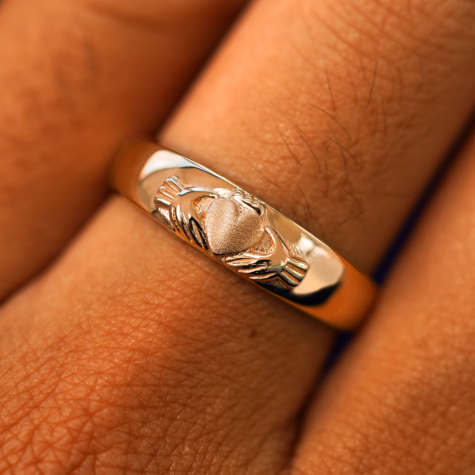 Automic Gold Claddagh Band Minimal Sustainable Fine Jewelry