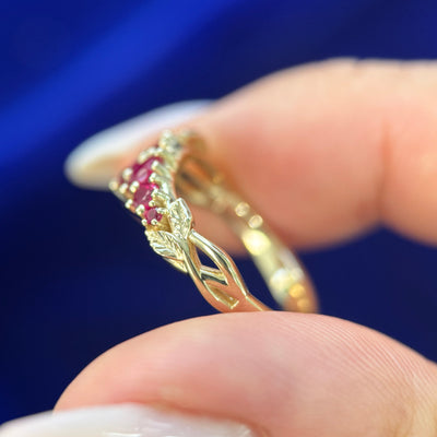 14k Yellow Gold & 0.42ct Rubies Cluster with Leaves and Vines Custom Ring, size 5