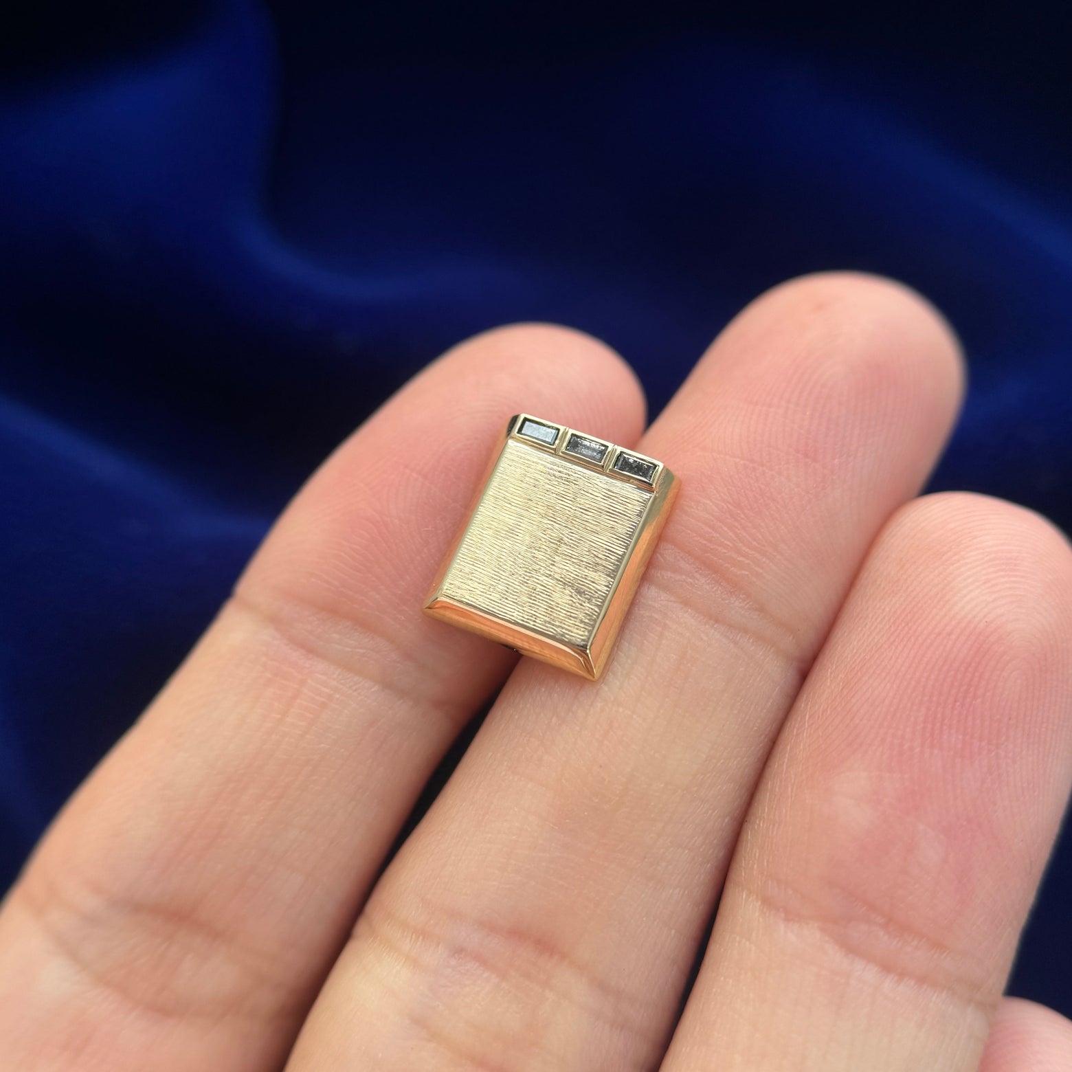 14k Yellow Gold with 4x2mm Baguette Salt-and-pepper Diamonds on one side and Edwardian script Engraved on Other Rectangular Reversible Custom Cufflinks, pair