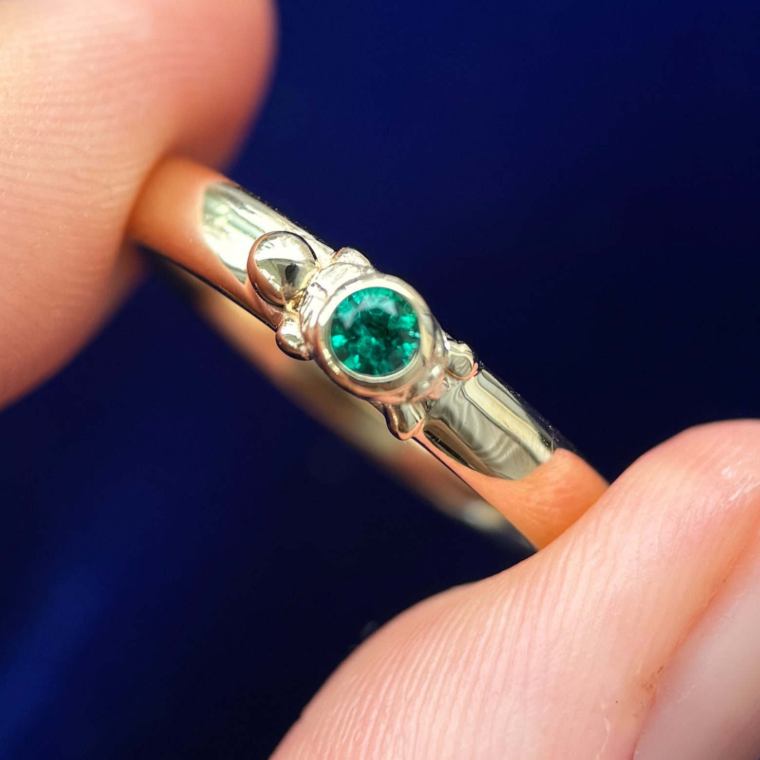 14k Yellow Gold with Bezel-set 3mm Round Emerald in Turtle Copy of Plushie on 3.5mm Band Custom Ring, 7 gram, size 7.5