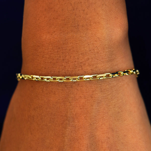 yellow-gold-anchor-chain-