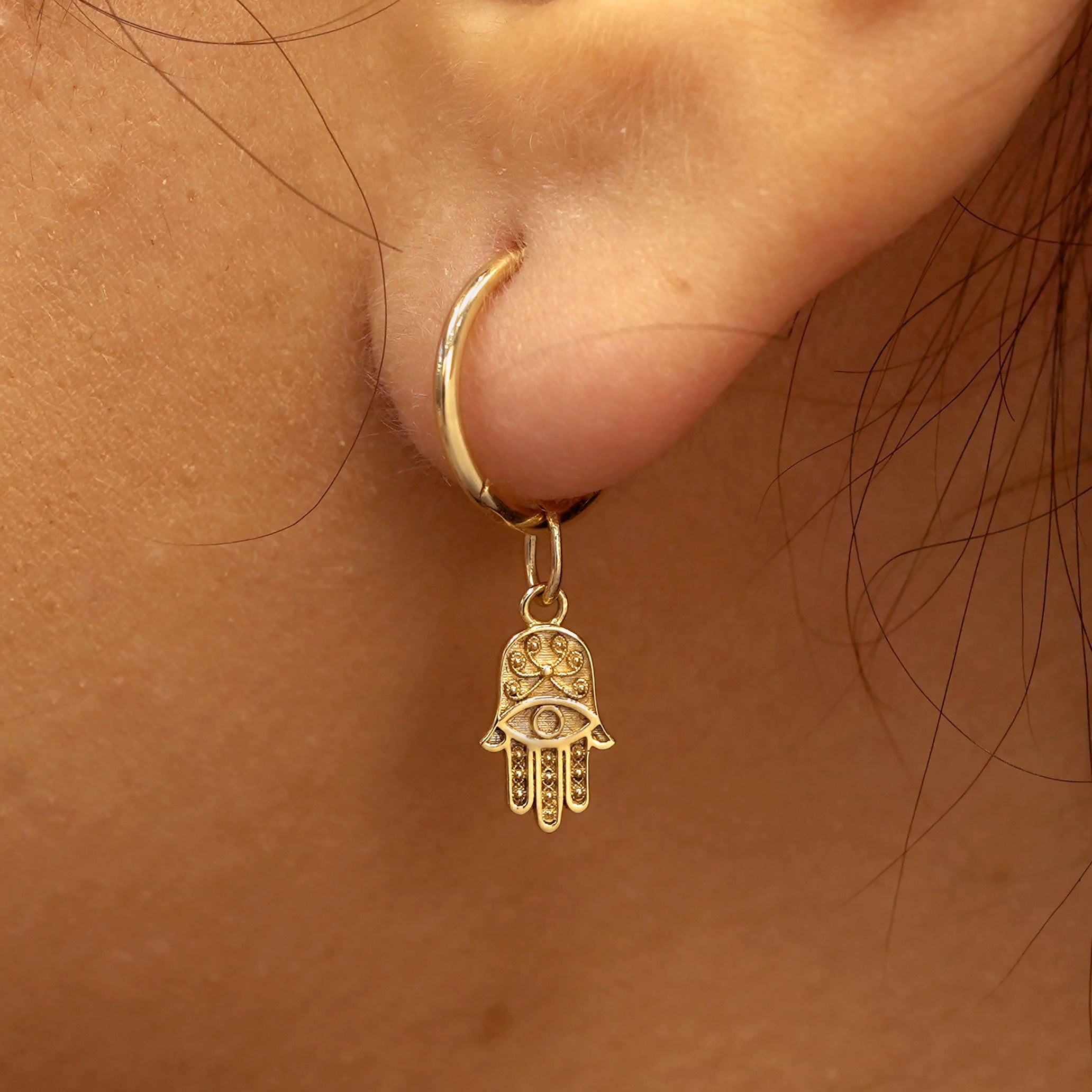 Automic Gold Hamsa Charm | Minimalist Sustainable Fine Jewelry