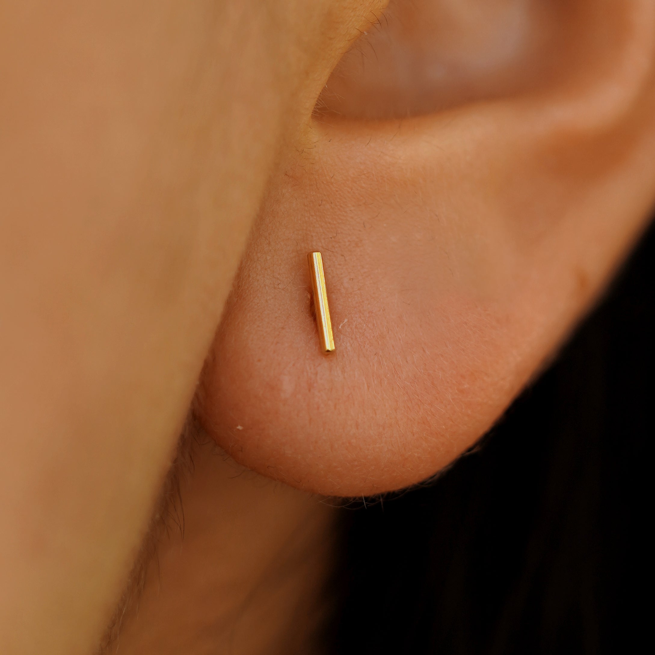Automic Gold Medium Line Earring Sustainable Fine Jewelry