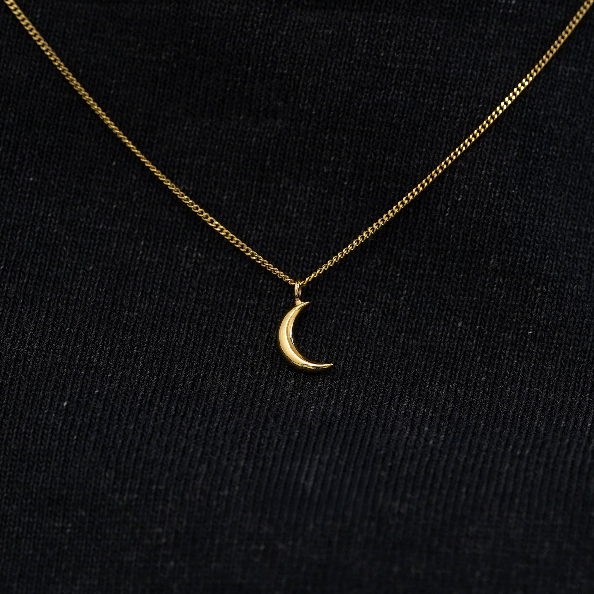 yellow-gold-moon-pendant-