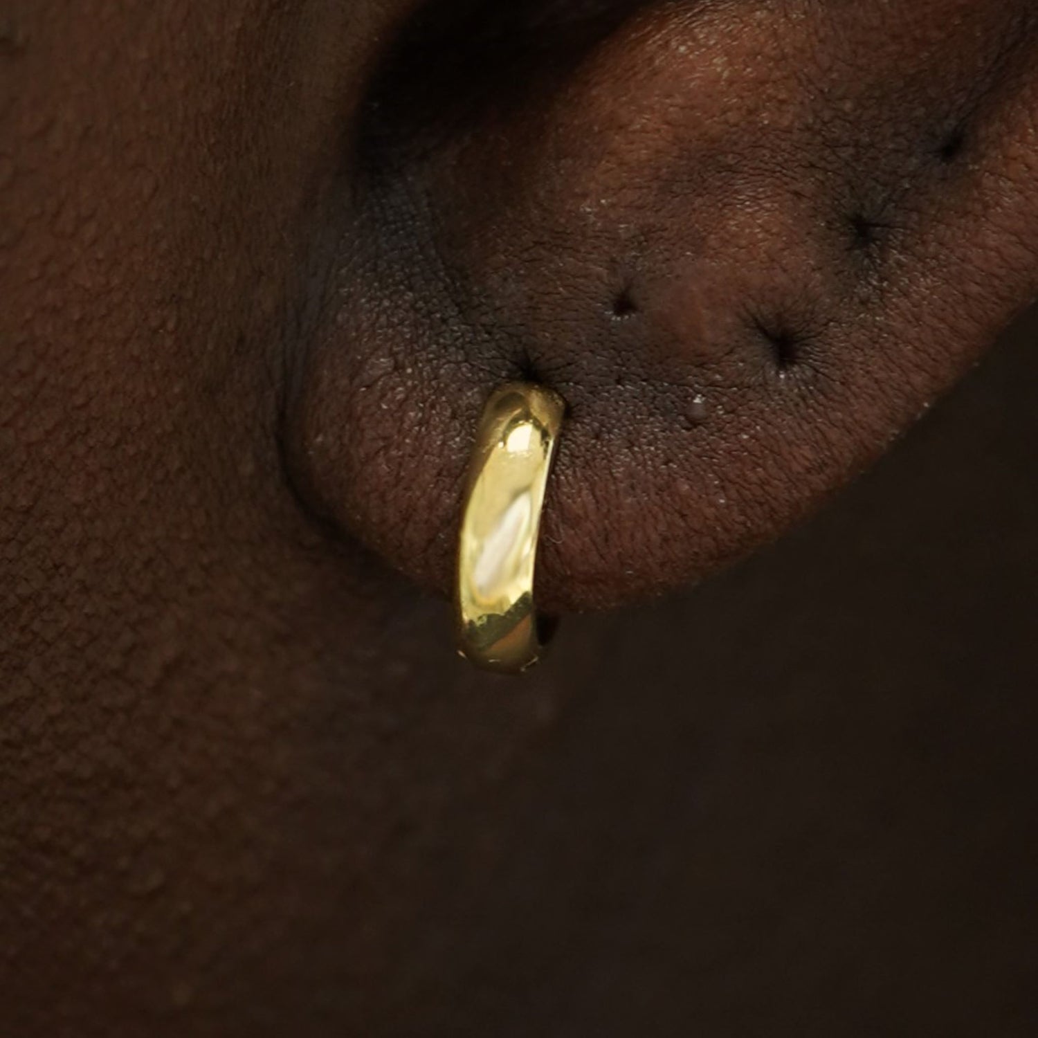 Automic Gold Small Wide Huggies Sustainable Fine Jewelry